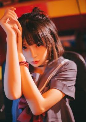 亚洲日韩制服综合中文_剧情片在线播放观看